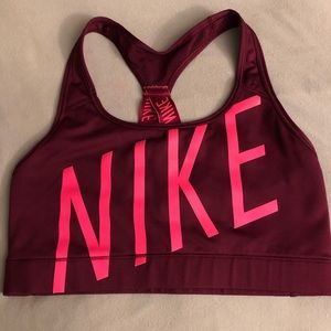 Lot of 4 medium Nike sports bras